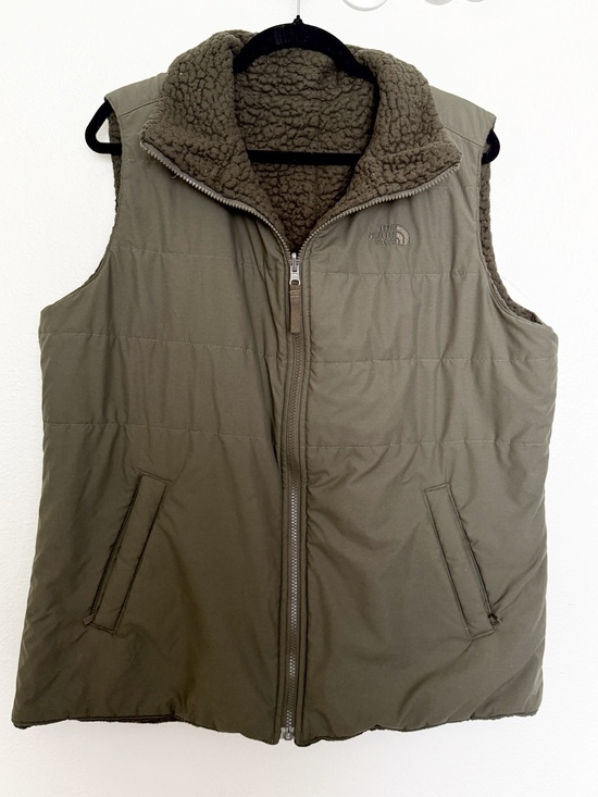 The North Face Jackets & Blazers - The North Face Reversible Sherpa Puffer Vest Olive Green Teddy Fleece XL